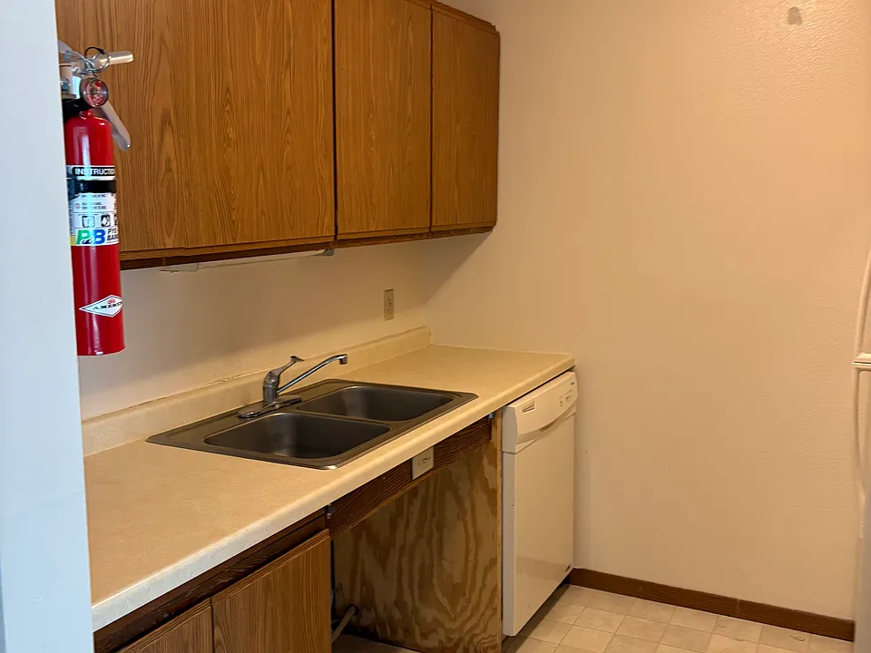 123 Waters Edge Dr #123