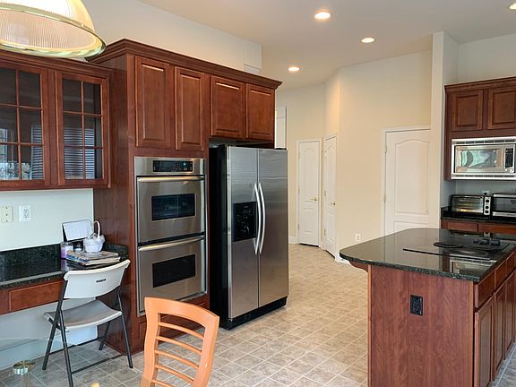 3rd image of 4917 Virginia St