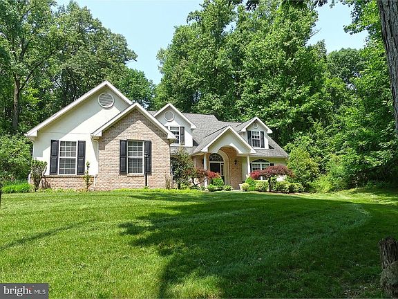 3rd image of 9 Ronald Glenn Ave