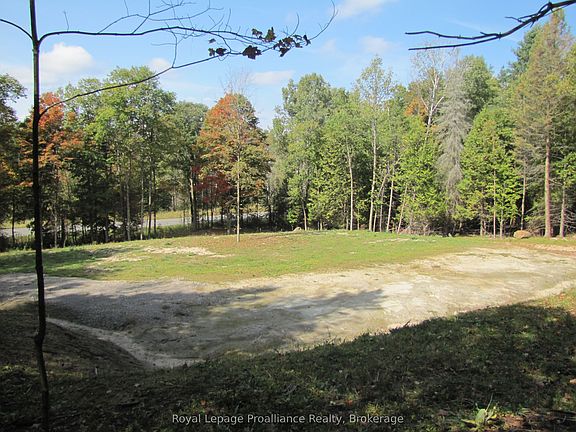 3rd image of 1054 Centre Line Rd