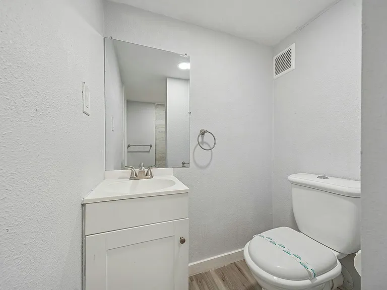 1322 Avenue L #4 — Photo 6