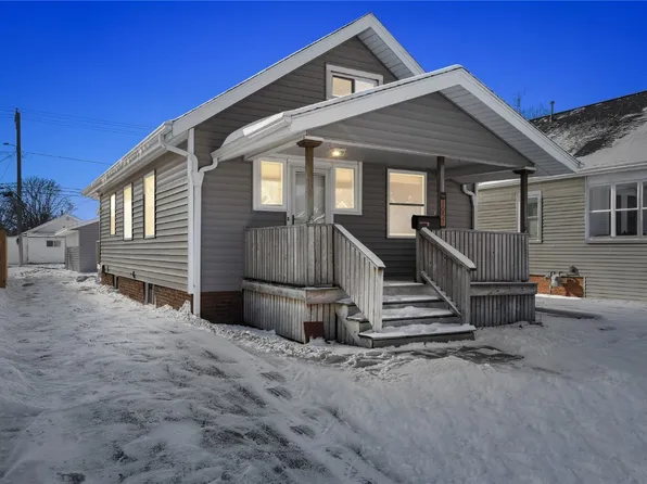 1057 F Ave NW, Cedar Rapids, IA 52405