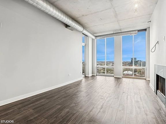 4th image of 720 N Larrabee St APT 1609