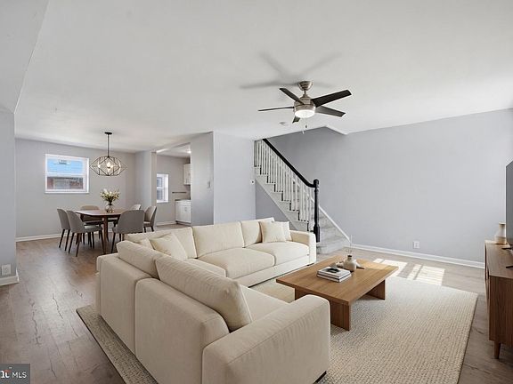 3rd image of 5439 Windsor St