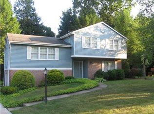 744 Heathergate Dr, Pittsburgh, PA 15238