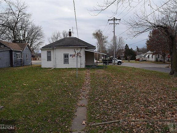 3rd image of 1927 Avenue E