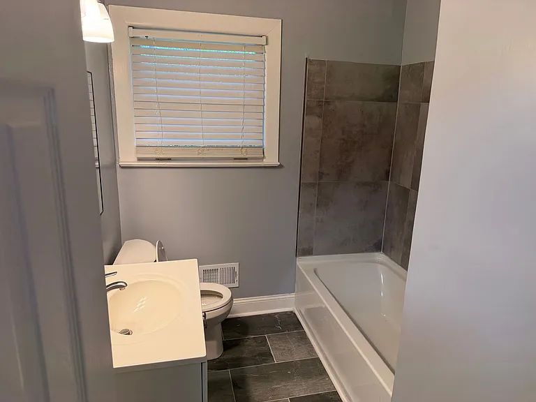1311 Clover Ln — Photo 11