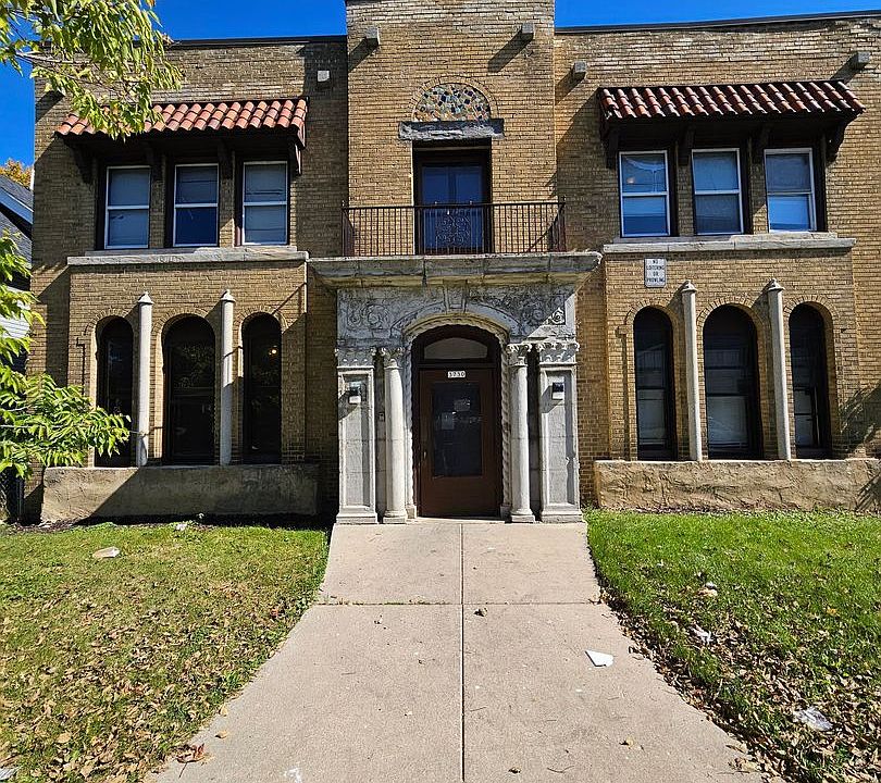 1st image of 3730 N Port Washington Ave #6