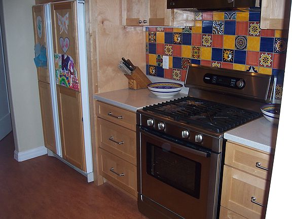 4th image of 1411 E Logan Ave