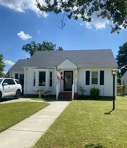 121 Winshire St Photo 1