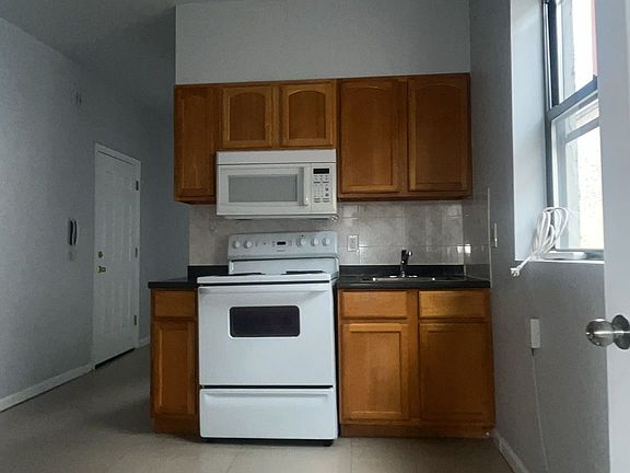 5th image of 1431 W Tioga St #1FRONT