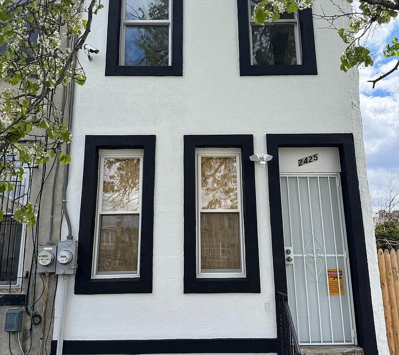 1st image of 2425 N Sydenham St