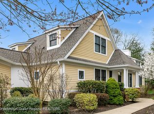 65 Thornbrooke Dr, Shrewsbury, NJ 07702