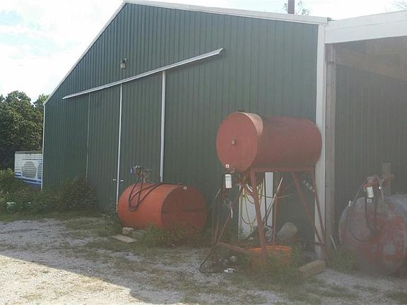 3rd image of 8490 NE Highway Zz