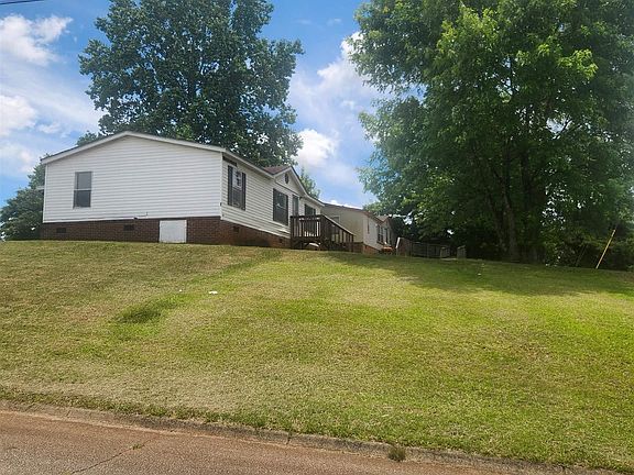 3rd image of 124 Saxon Dr
