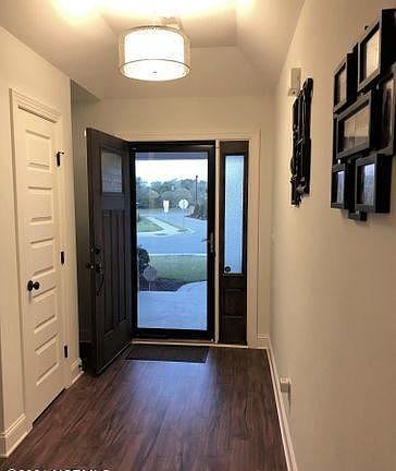4th image of 626 Brookfield Dr