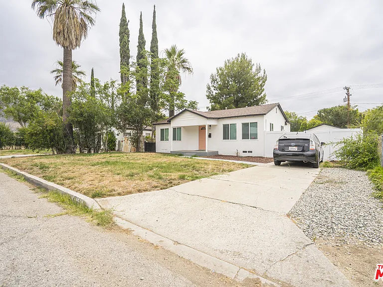 4555 Acacia Ave — Photo 4