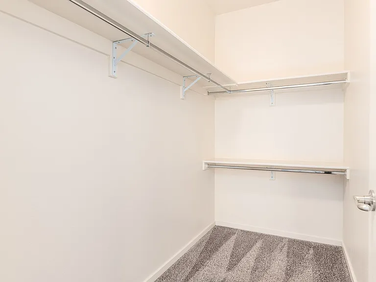 Legacy at 50th St Apartments — Photo 19