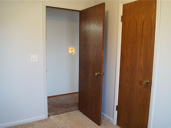 4th image of 504 E 24th St S