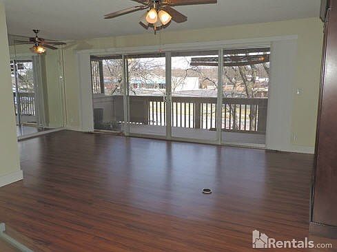 3rd image of 8730 Metcalf Ave APT 207
