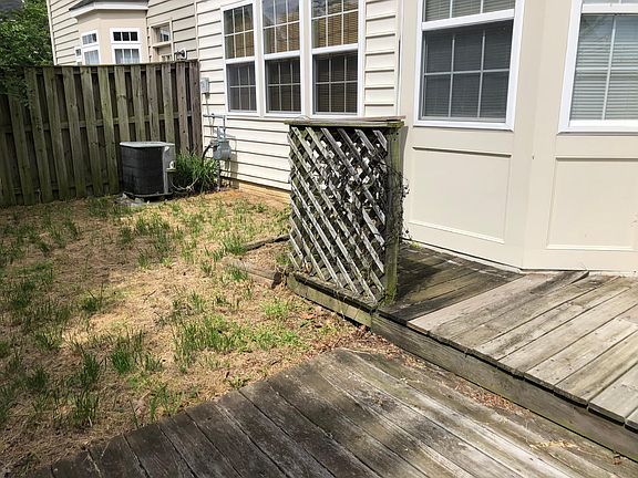 5th image of 302 Quinton Oaks Cir #302
