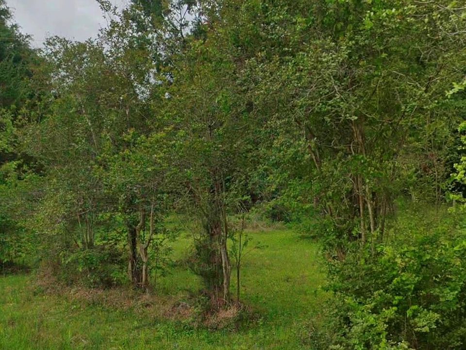 1st image of 40 Oak Crest Dr