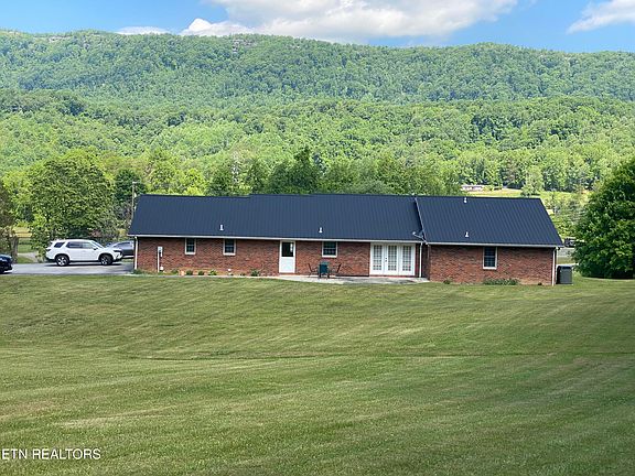 2nd image of 5064 Dr Thomas Walker Rd
