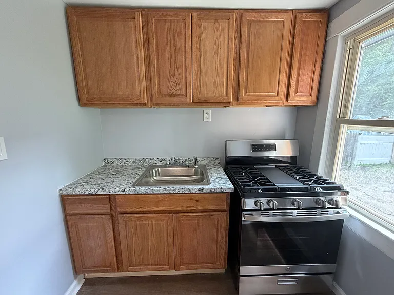 6 Evans St #1 — Photo 8