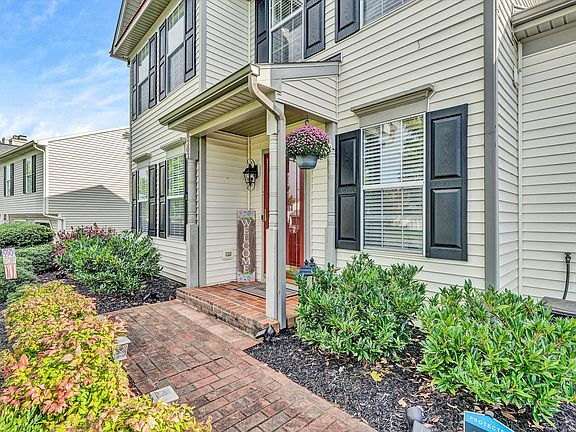 3rd image of 6203 Ashmont Dr