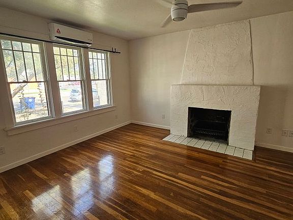 3rd image of 204 Harvard Dr SE Unit A