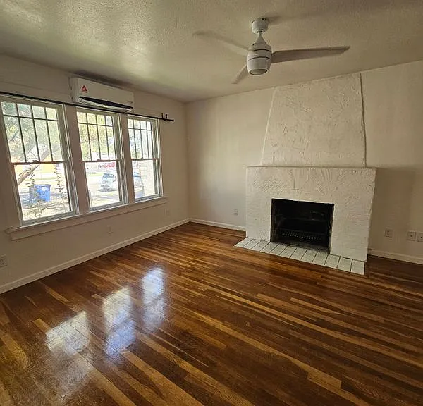 204 Harvard Dr SE #A — Photo 3