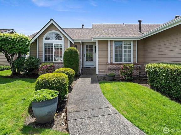 3rd image of 34 Lakewood Oaks Drive SW