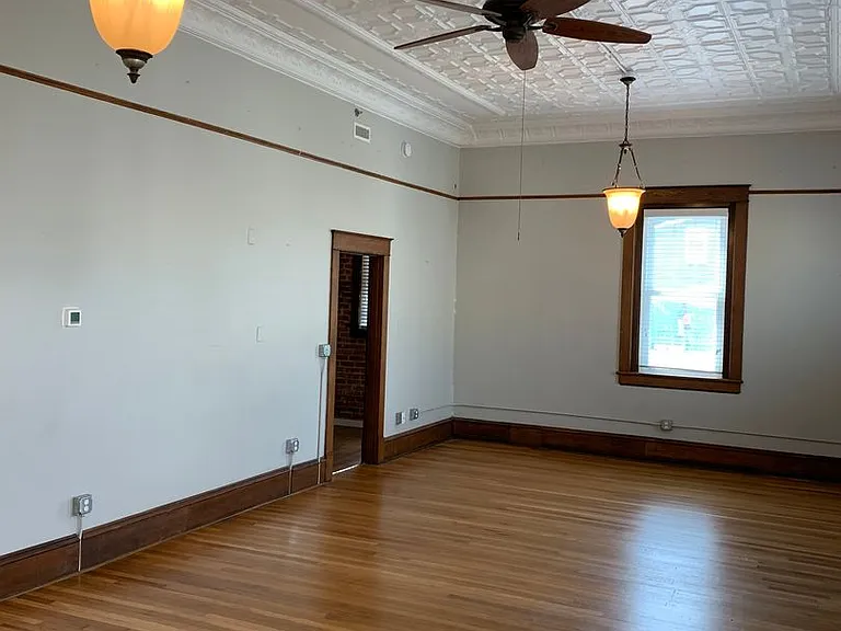109 Pendleton St — Photo 4