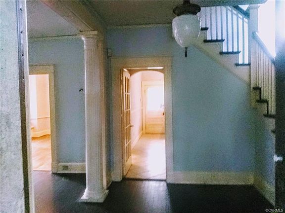 4th image of 3016 Montrose Ave