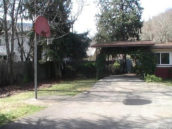 2nd image of 1326 Helen Ave