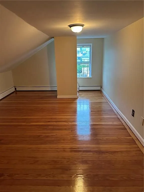 2 bed, 1.0 bath, 1100 sqft, $1,700 — Photo 4