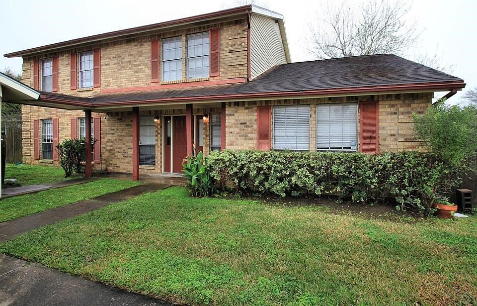 2 story home with detached garage