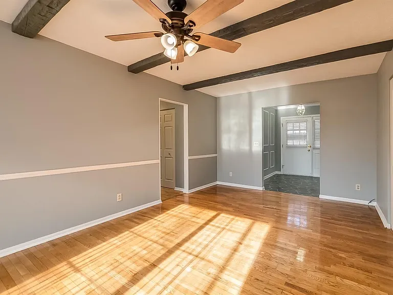 221 Wildwood Pl — Photo 7