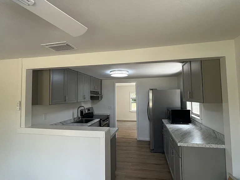148 Willis Rd — Photo 8