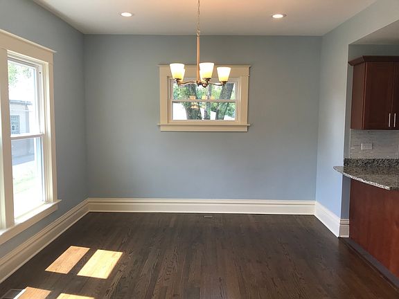 3rd image of 347 Woodlawn Ave