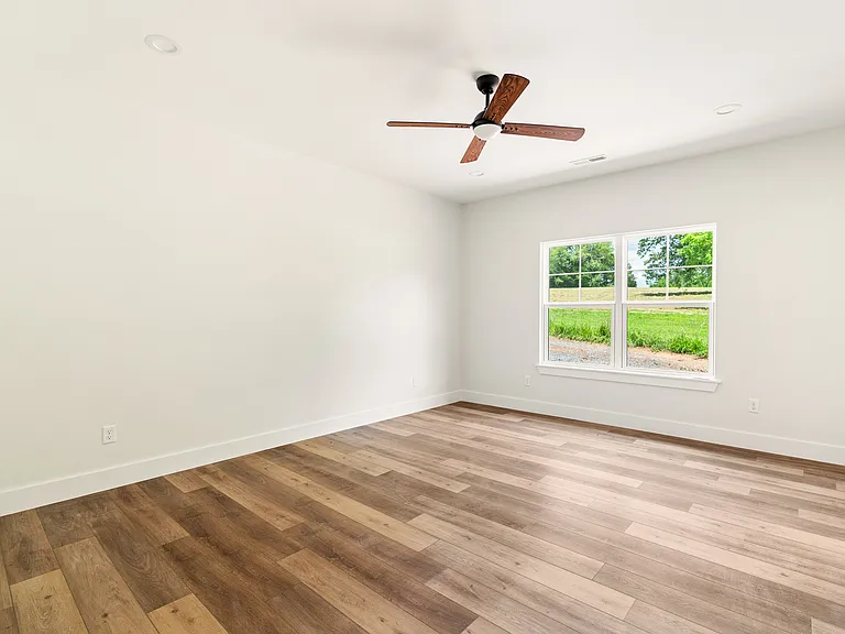5706 Zurich Way — Photo 26