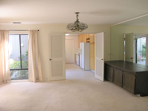 3rd image of 214 Dunbarton Cir
