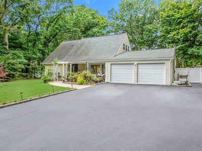 22 Shawmont Lane, Stony Brook, NY, 11790