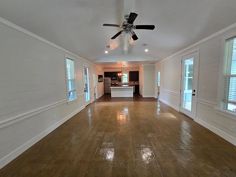 5424 Raymond Stotzer Pkwy — Photo 5