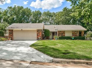 10 Crown Point, Shawnee, OK 74804
