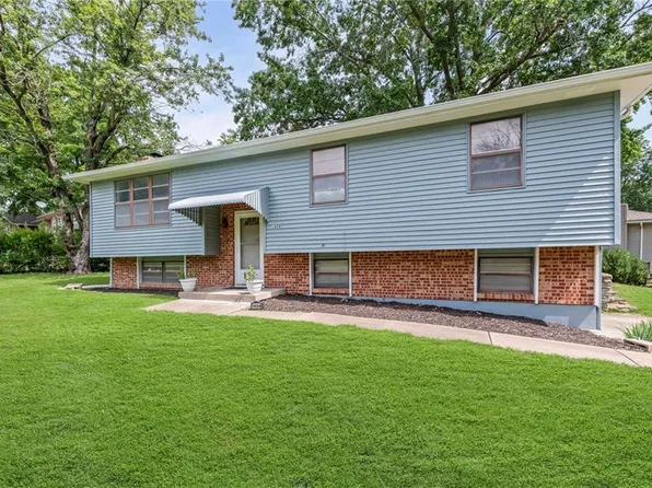 1628 SE 1st Street Ter, Blue Springs, MO 64014