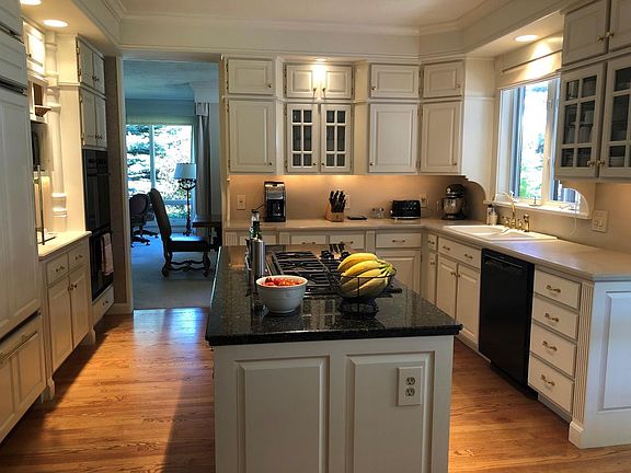 3rd image of 5A Gallatin Dr