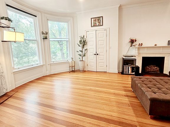 5th image of 379 Commonwealth Ave APT 6