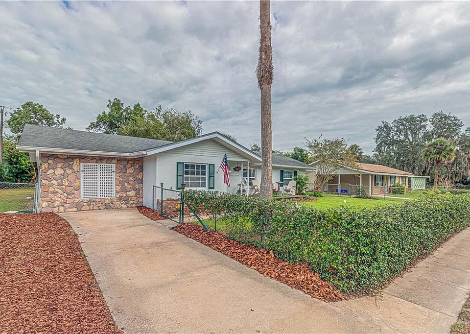 1st image of 749 Baywood Cir