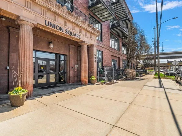 600 Broadway Ave NW APT 421, Grand Rapids, MI 49504